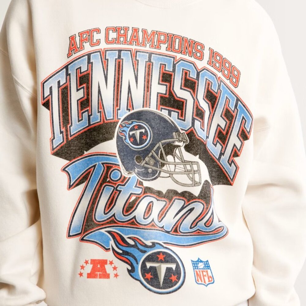 Abercrombie & Fitch Tennessee Titans NFL Graphic Crew Sweatshirt - Off White - S